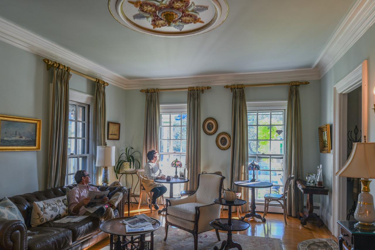 Captain Freeman Inn Brewster Extérieur photo